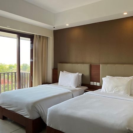 Uluwatu New Kuta Hotel By Lorin מראה חיצוני תמונה