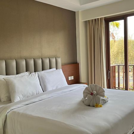 Uluwatu New Kuta Hotel By Lorin מראה חיצוני תמונה