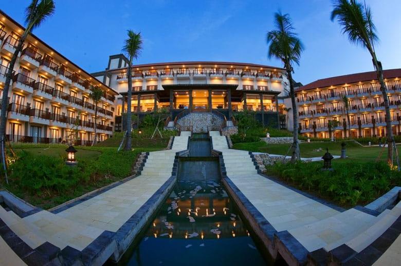 Uluwatu New Kuta Hotel By Lorin מראה חיצוני תמונה