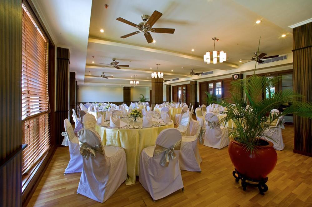 Uluwatu New Kuta Hotel By Lorin מראה חיצוני תמונה