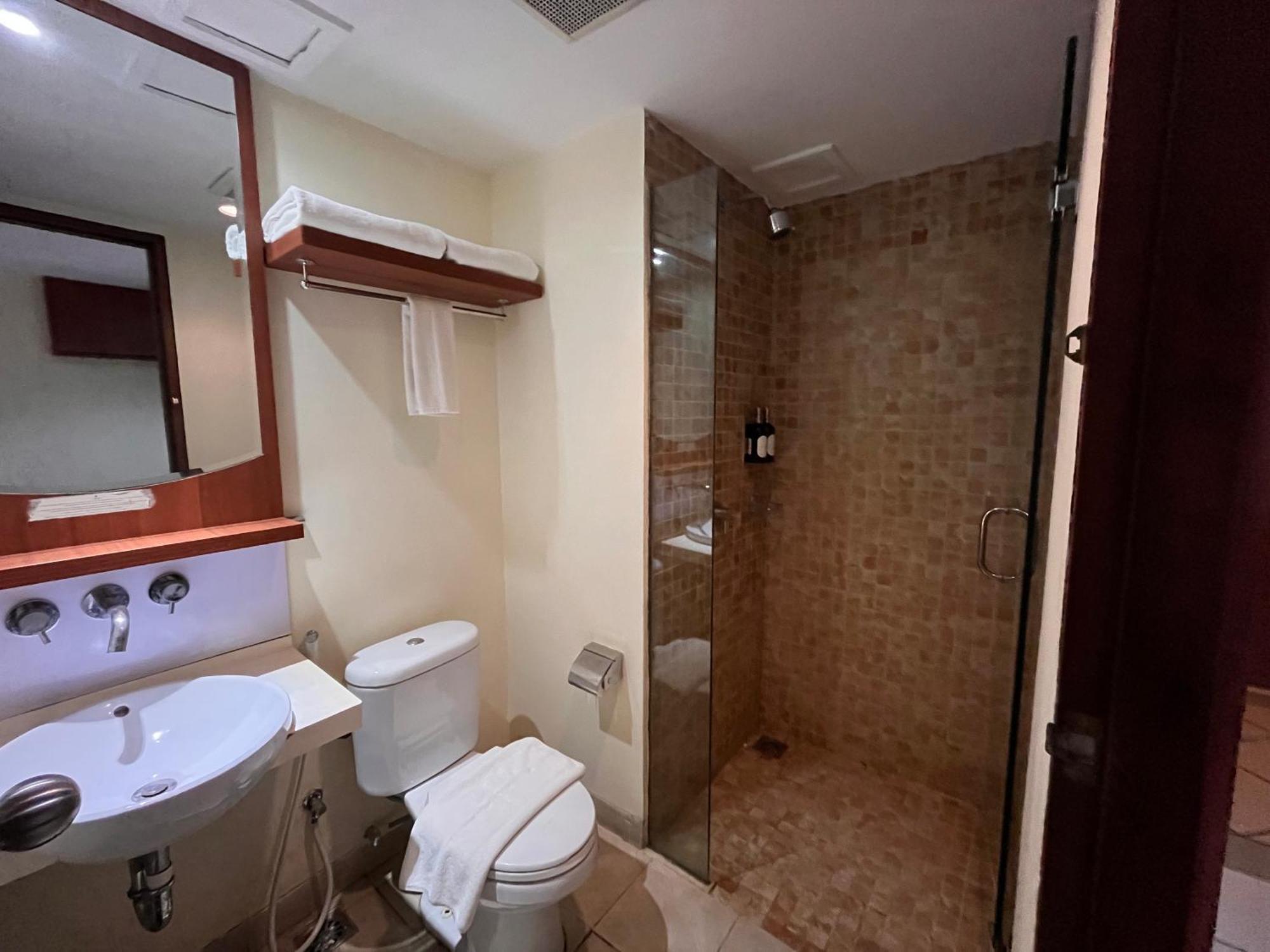 Uluwatu New Kuta Hotel By Lorin מראה חיצוני תמונה