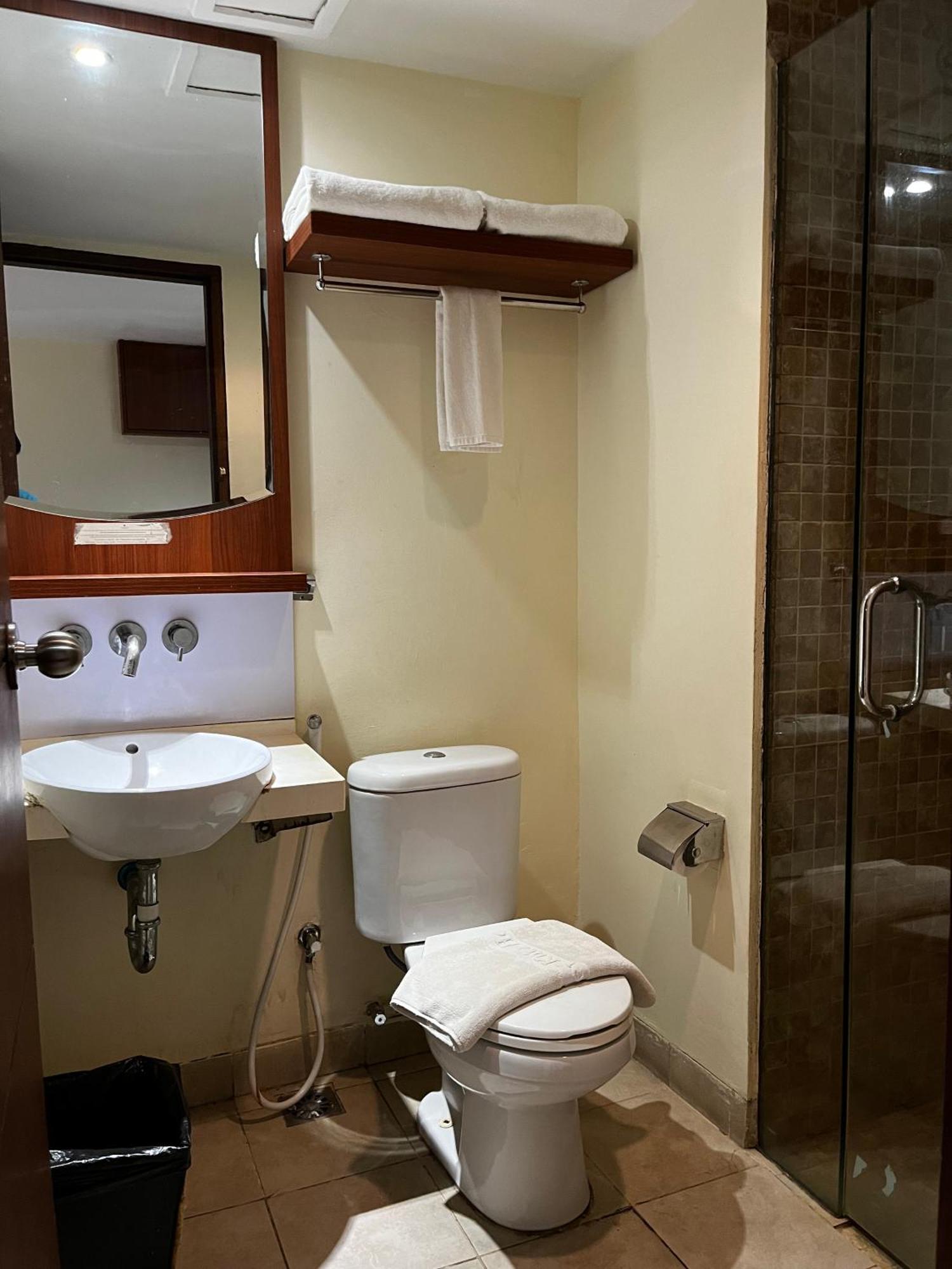Uluwatu New Kuta Hotel By Lorin מראה חיצוני תמונה