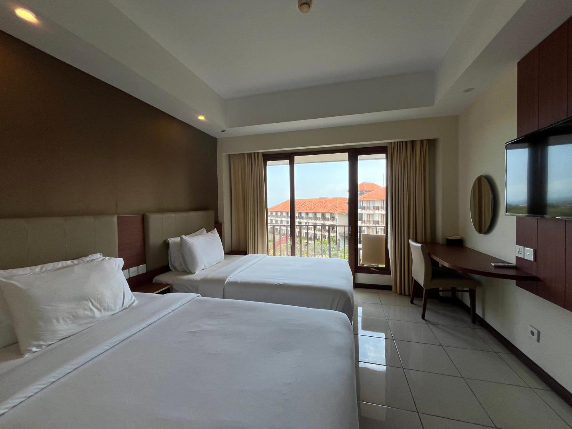 Uluwatu New Kuta Hotel By Lorin מראה חיצוני תמונה
